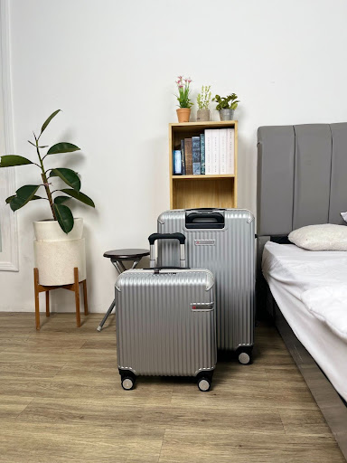 Tips menghemat ruang koper